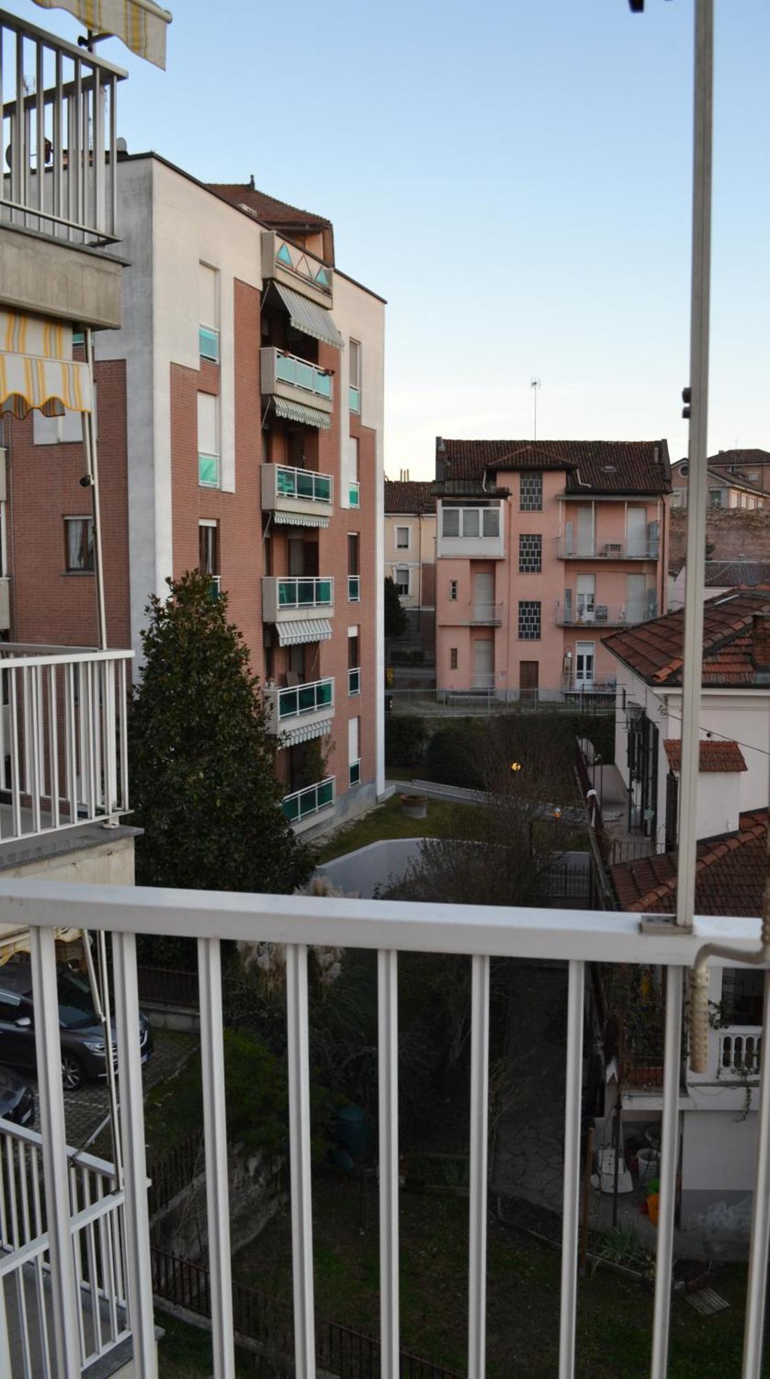 La Dolce Vita - Appartamento Con Parcheggio Privato Vicino Al Centro E All'Ospedale Asti Exteriér fotografie